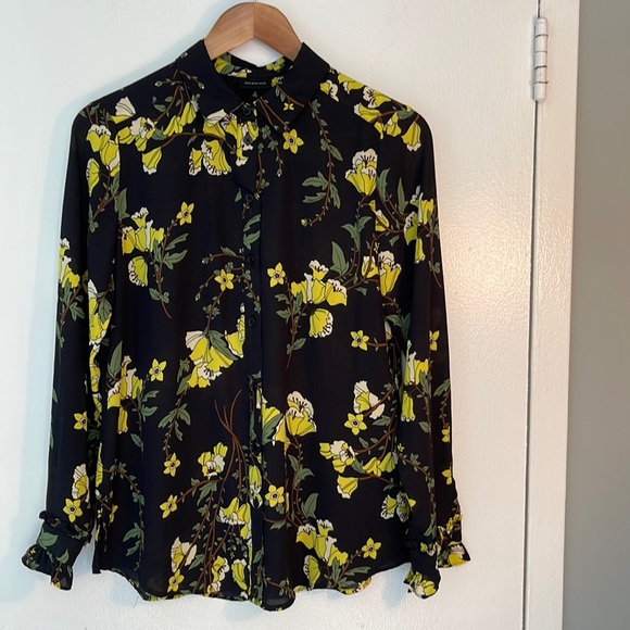 Who What Wear Black Yellow Floral Long Sleeve Button Down Ruffle Cuff Top - Picture 2 of 8